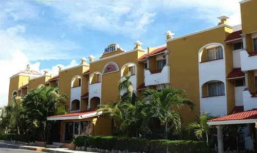 Suites Cancun Center