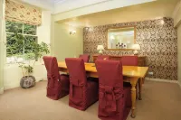 Rosemount Hotel