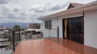 Cozy Apartment, Wood/fireplace, close to City