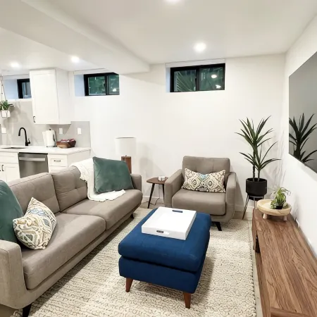 Newly Renovated, AC, Walkable, Central Downtown Bothell Отели в г. Ботелл