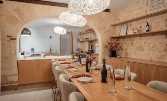 La Ferrade Chambres d'Hôtes B&B - Housity