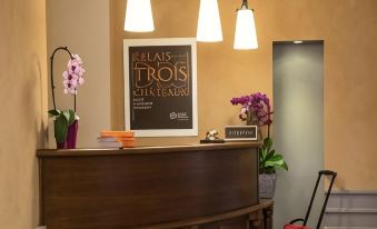 Relais des Trois Châteaux Hôtel-Restaurant - Teritoria - Housity