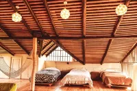 Kamaki House Hotels in 