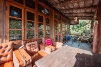 Tharnthong Lodge
