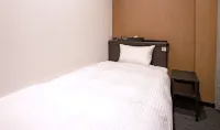 R9 Hostel Tochigi Ekimae - Male Only Hotel a 