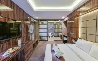 Royal Regantris Cendana Hotel di 