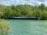 Cosy and convivial houseboat فنادق في تورسی