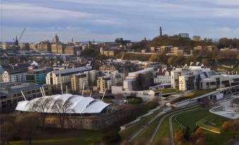 Cheval Abbey Strand Apartments, at Holyrood