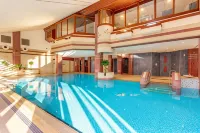 Whitewater Hotel & Spa