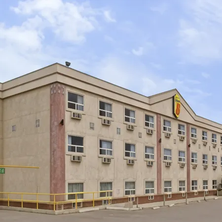 Super 8 by Wyndham Edmonton/West
