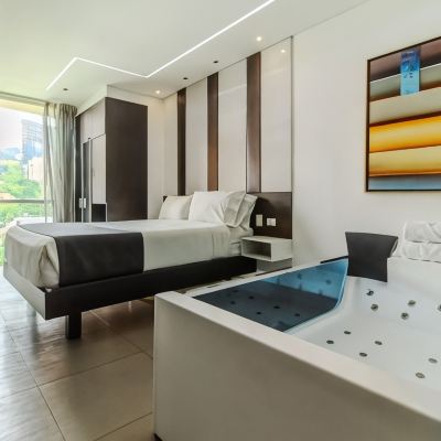 2-Bedroom Apartment With 2 Hot Tubs Haven Promo Code