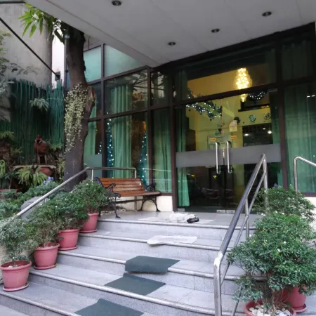 Urban Travellers Hotel