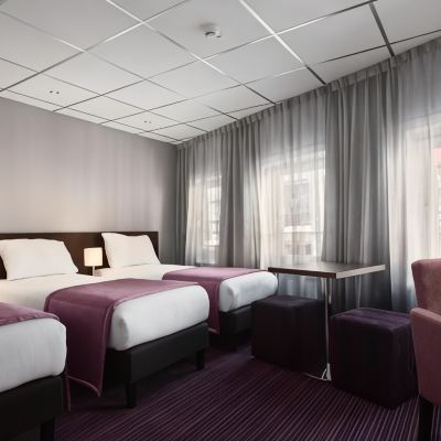 Triple Room with Street View