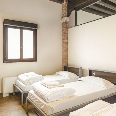 Family Room for 5 Generator Venice Promo Code
