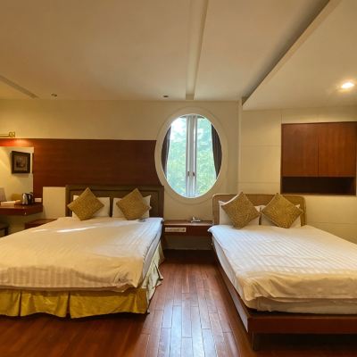 Mountain View Two Queens Room