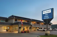 Travelodge by Wyndham Edson 2409079 Alberta Ltd.