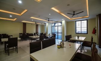 Hotel Shreeram - Housity