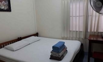 VitoonGuesthouse2Fanroom - Housity