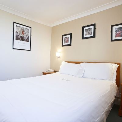 Double Room (3rd Floor 32&33) Invicta Hotel Promo Code