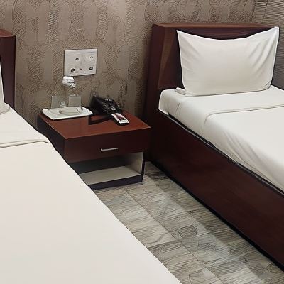 Luxury Room-2 Twin Beds