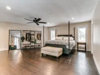 Huge Retreat with Heated Pool and Hot Tub by Briggs Woods Walking Trail and Golf Các khách sạn ở 