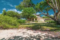 Wake up in paradise at this amazing villa for couples and families Hotels in 