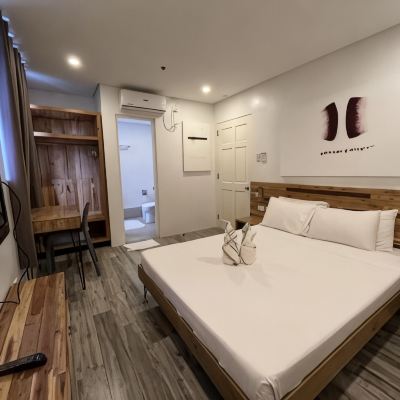 豪華大床房 藍色瀉湖酒套房酒店優惠