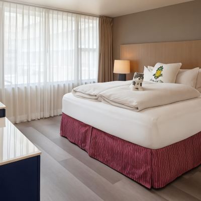 King Suite Staypineapple, Hotel Rose, Downtown Portland Promo Code