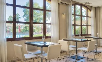 Ilunion Golf Badajoz - Housity