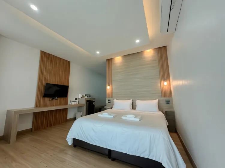 ห้องคิงพร้อมวิวสระว่ายน้ำ