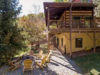 4-Bed/Bath Cabin: Hot Tub, Game Room, Pet-Friendly! Hotels in Seven Devils