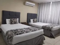 Miramar Suites Hotel di 