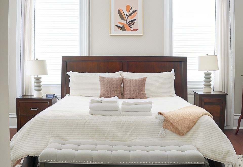 公寓式客房， 1 張特大床和 1 張沙發床， 廚房， 花園景觀