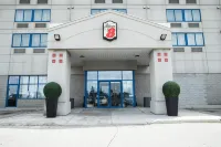 Super 8 by Wyndham Mississauga Hotels in 