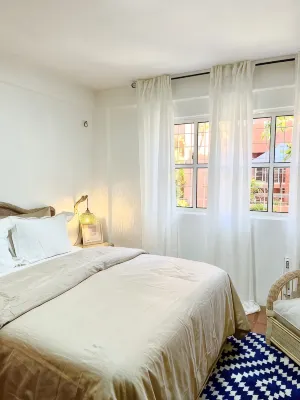 Stay at Casa Carnaval walking distance to Playa Moreno 酒店