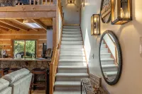 4-Bed/Bath Cabin: Hot Tub, Game Room, Pet-Friendly!