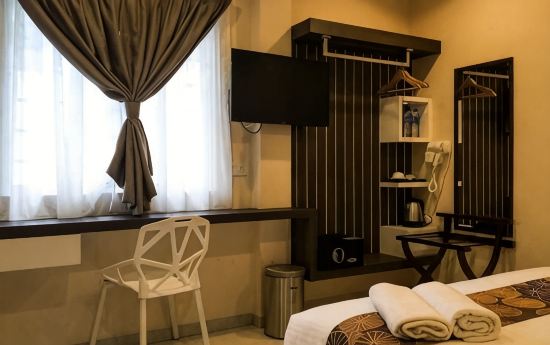 LOUIS Hotel