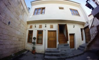 Efe BEY Konagi - Housity