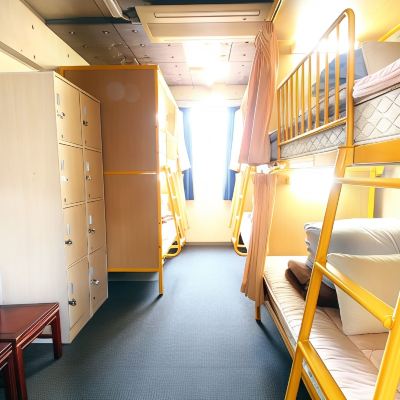6 Bed Private Room (3 Bunk Beds) Shared Bathroom