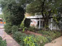 Villa Senegal Ngaparou50 m from the sea, 3 bedrooms, 3 bathrooms Hotels in 