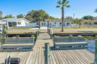 Manatee River Paradise with Pool and Dock Awaits You!