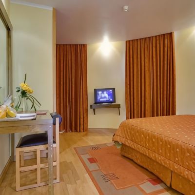 Standard Double Room Hotel Alif Campo Pequeno Promo Code