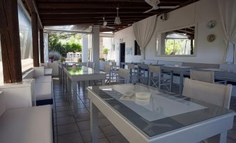 7 Islands - Housity