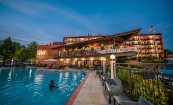 Harbor Shores on Lake Geneva - Housity