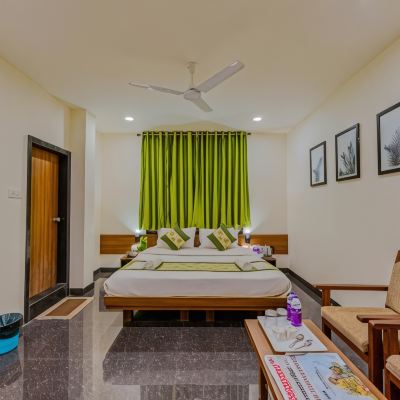 Deluxe Room Hotel Clove Promo Code