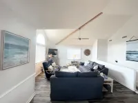 Beachside home in the heart of Duck, NC and walkable to the ocean!