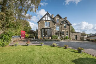 Beaumont Windermere - Adults-Only Boutique Guest House- Free Parking & Wellness Access Hotels in 