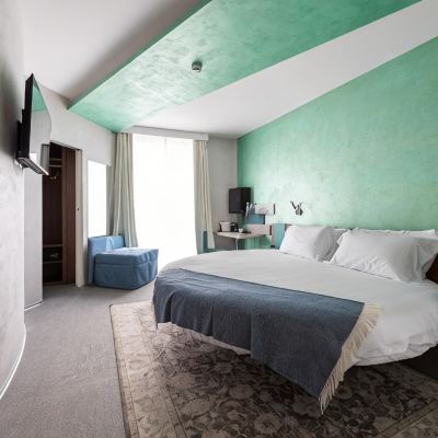Superior Premium Triple Room Carrick Hotel Promo Code