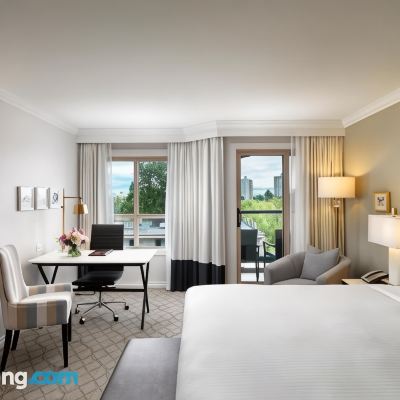 Signature Victoria King Room Hotel Grand Pacific Promo Code