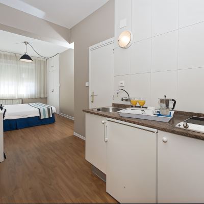 Standard Studio, 2 Twin Beds, Kitchenette